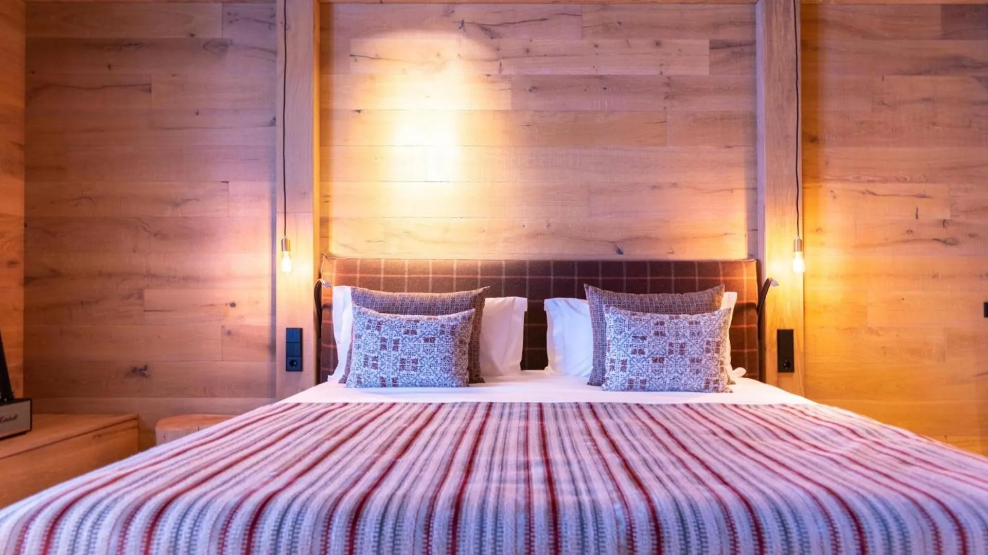 Ski-In-Ski-Out Indoor Hot Tub Mountain Lodge El Tarter Villa
