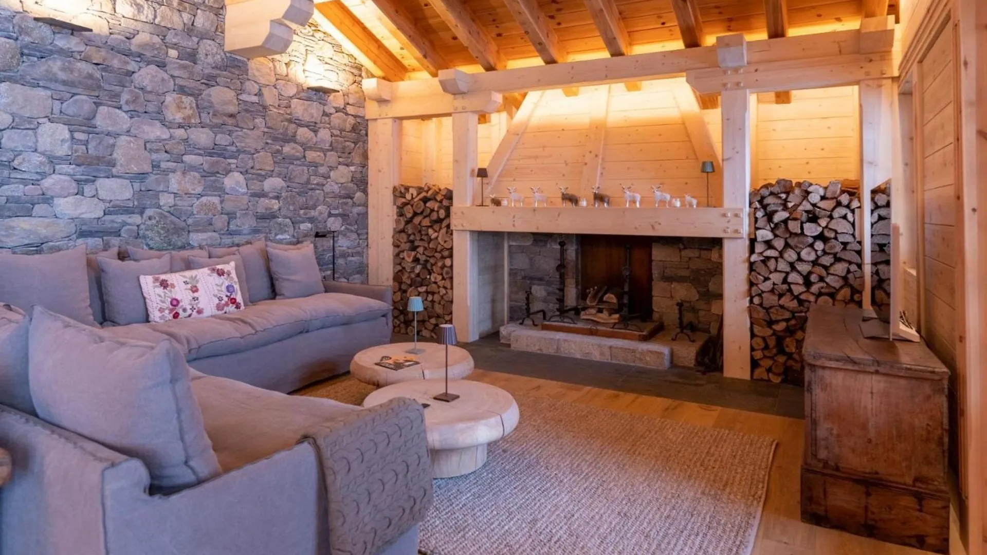 Ski-In-Ski-Out Indoor Hot Tub Mountain Lodge El Tarter 0*,  Andorra